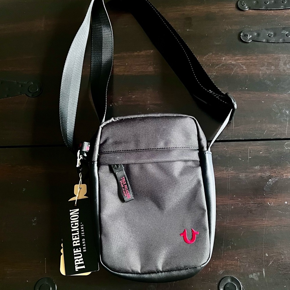 True Religion Jinx Max Crossbody Bag Unisex